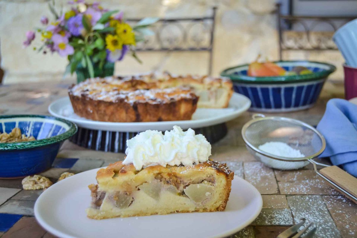 Französischer Birnenkuchen mit Walnüssen