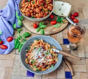 Einfaches Rezept mit Nudeln und Tomatensauce