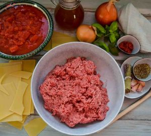 Zutaten Hackfleisch, Nudeln, Zwiebeln, Kräuter