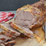 Saftiger Salzbraten einfacher Nacken-Schweinebraten aus dem Backofen
