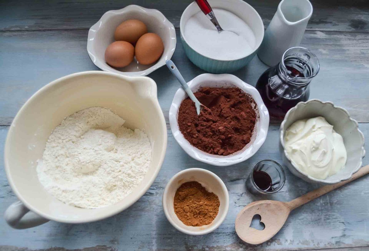 Schokosahnetorte Rezept mit Preiselbeeren - Kochen aus Liebe Schokosahnetorte Rezept mit Preiselbeeren - Kochen aus Liebe