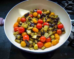 gebratene Auberginen mit Tomaten