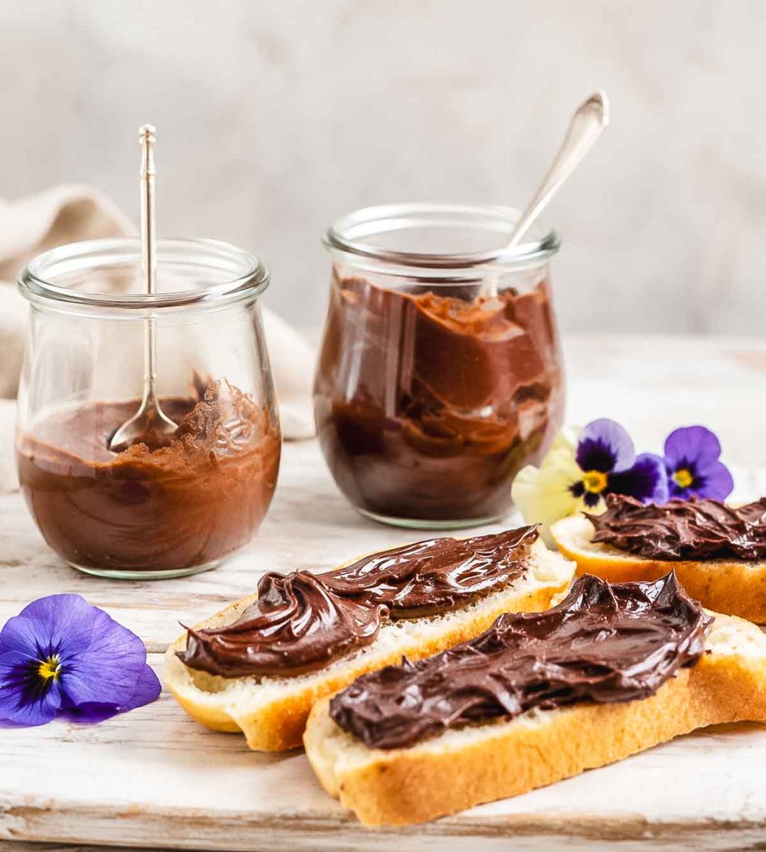 Schokocreme selber machen mit Haselnüssen, Kokosfett, Schokolade und Vanille 