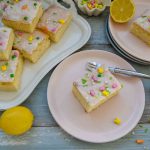 Saftiger Zitronenkuchen Blech mit Zuckerguss