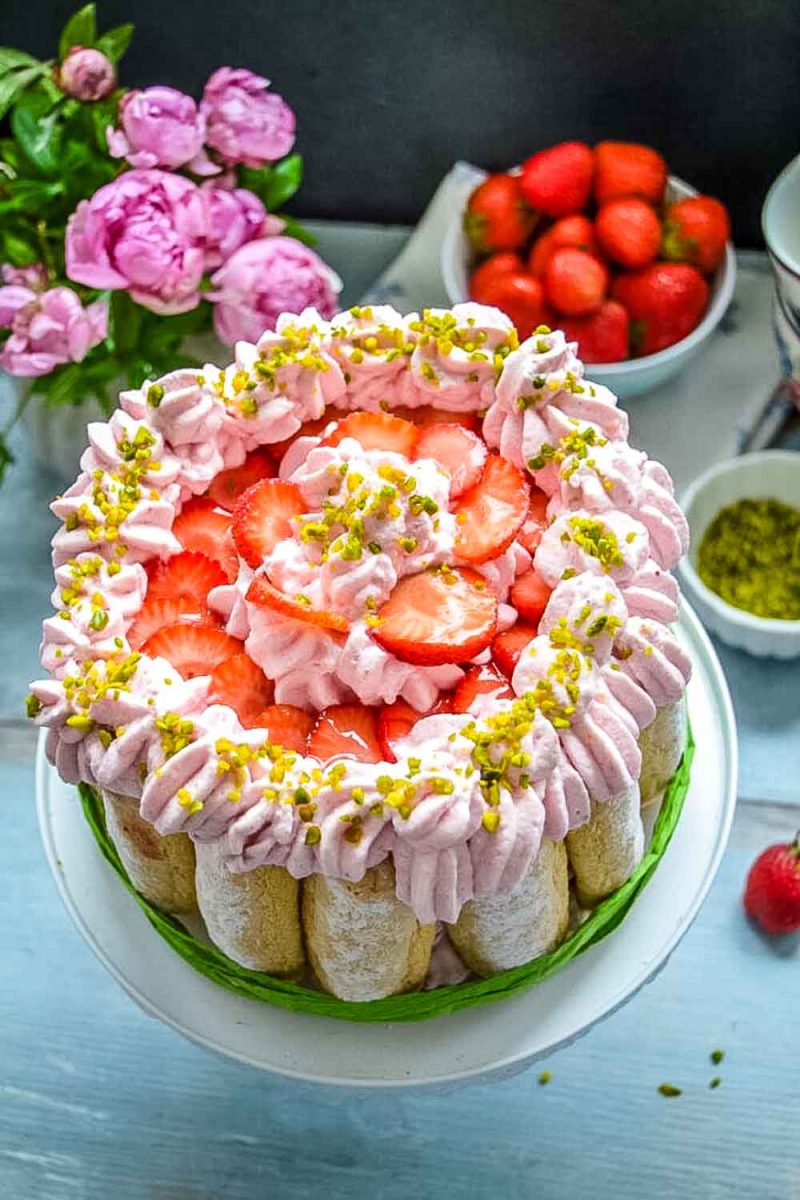 Erdbeer Löffelbiskuits Kuchen mit Mascarpone-Quarkcreme