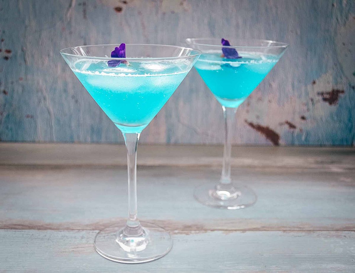 Blue Gin Tonic Rezept mit Blue Curaçao und Tonic Water