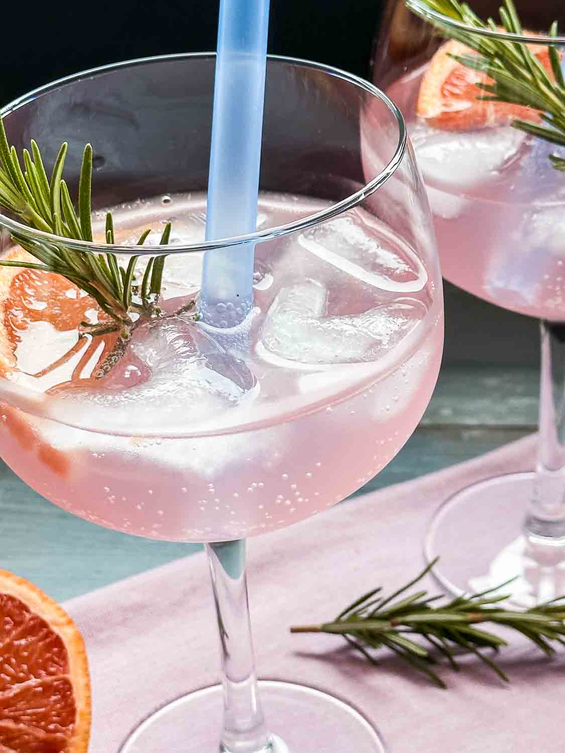 Pink Gin Cocktail mit Grapefruit - Kochen aus Liebe