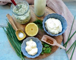 Zutaten amerikanisches Salat-Dressing, Buttermilch, saure Sahne, Ranch Gewürz, Schnittlauch