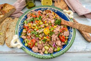 Thunfischsalat Rezept mit Paprika, Mais, Tomate einfach, schnell