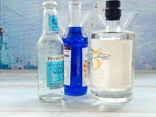 Zutaten blue Gin, Tonic und Blue Curaçao Sirup