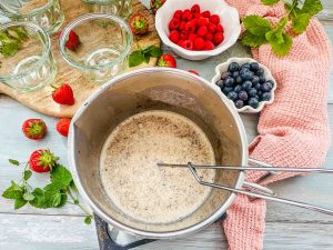 Milch mit Vanille kochen
