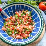 Bestes Pico de gallo Rezept mit Tomate, Zwiebel, Limette, Koriander