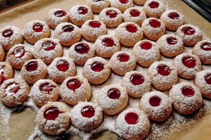 Husarenkrapfen Omas Weihnachtsplätzchen Rezept