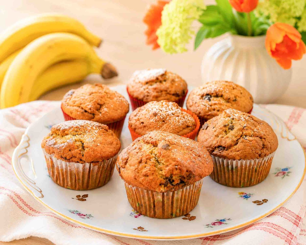 Bananenmuffins  Rezept mit Schokostückchen 