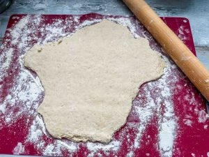 Quarkölteig ausrollen