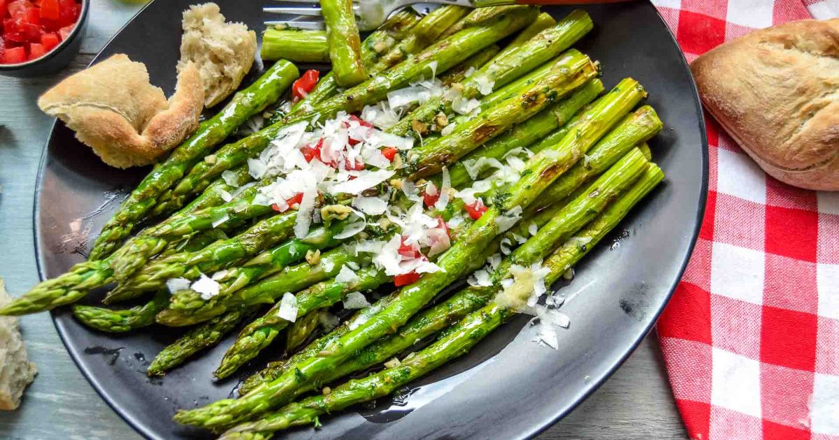 Grã¼ner Spargel Braten Mit Zwiebeln