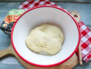 Hefeteig für Pizzaboden
