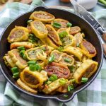 Maultaschen Pfanne mit Ei und Zwiebeln