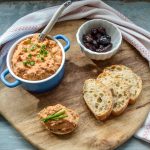 Auberginencreme mit Feta und Tomate