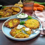 Gemüsepuffer mit Zucchini, Möhre und Kartoffel