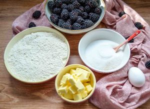 Zutaten Streuselteig, Mehl, Butter, Zucker, Ei und Vanillezucker