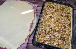 Teigdecke für den Apfelkuchen