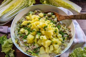 Chinakohl mit Hackfleisch und Kartoffeln