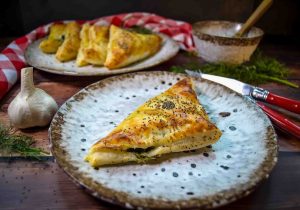 Blätterteigtaschen herzhaft gefüllt