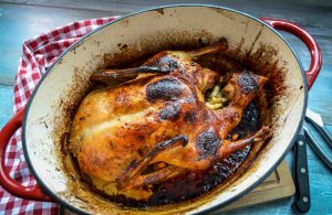 Ente im Bräter gebraten