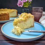 Einfacher Käsekuchen mit Streuseln cremige Quarkfüllung und Butterstreusel