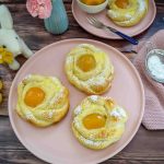 Osternester mit Aprikosen und Quarkcreme