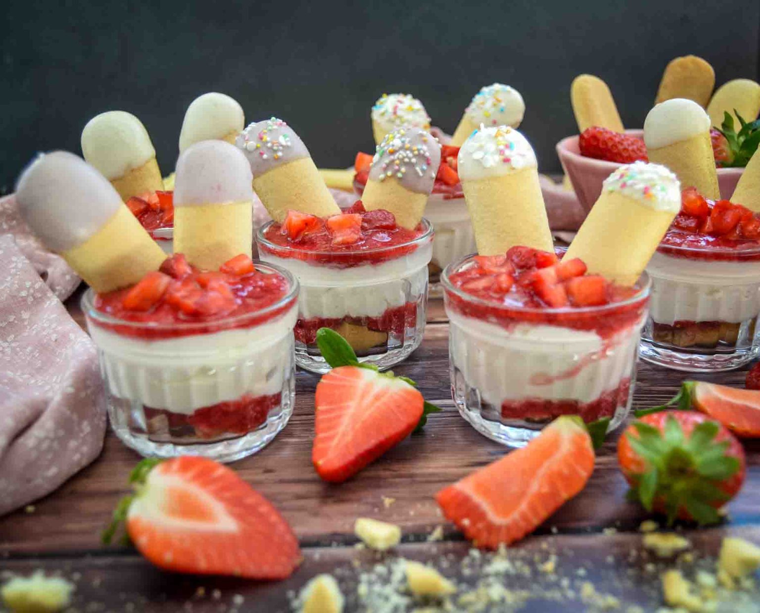 Erdbeer Osterdessert im Glas - Kochen aus Liebe