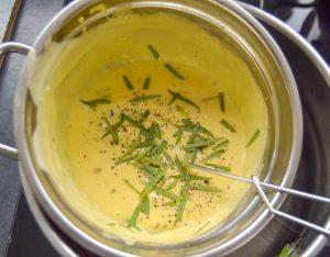 Sauce béarnaise Rezept mit frischem Estragon