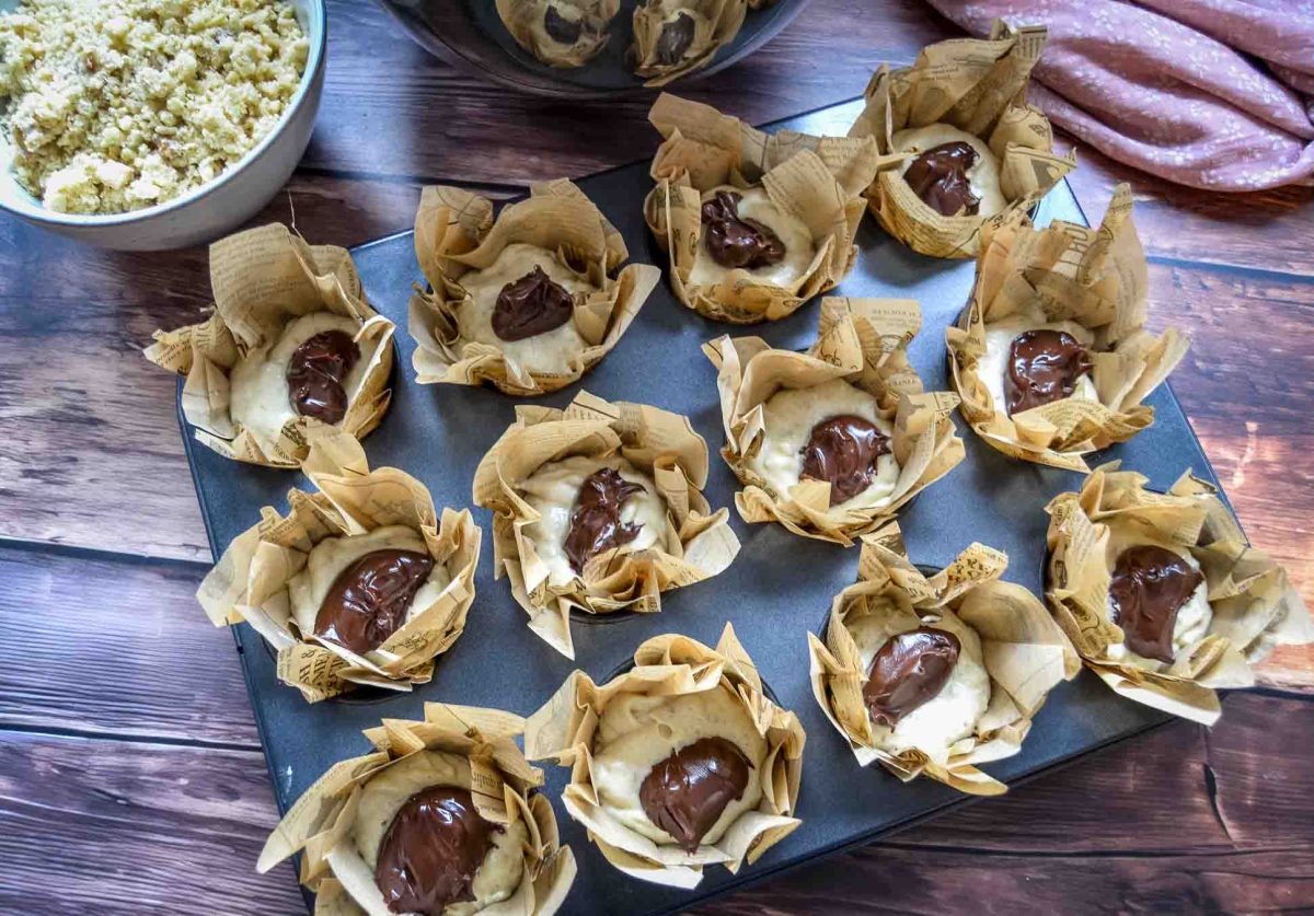 Gefüllte Muffins mit Streuseln und Nutella Kern