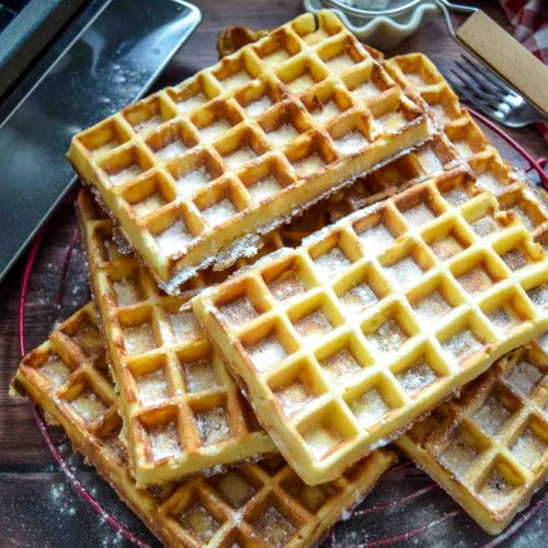 Belgische Waffeln Rezept mit Puderzucker