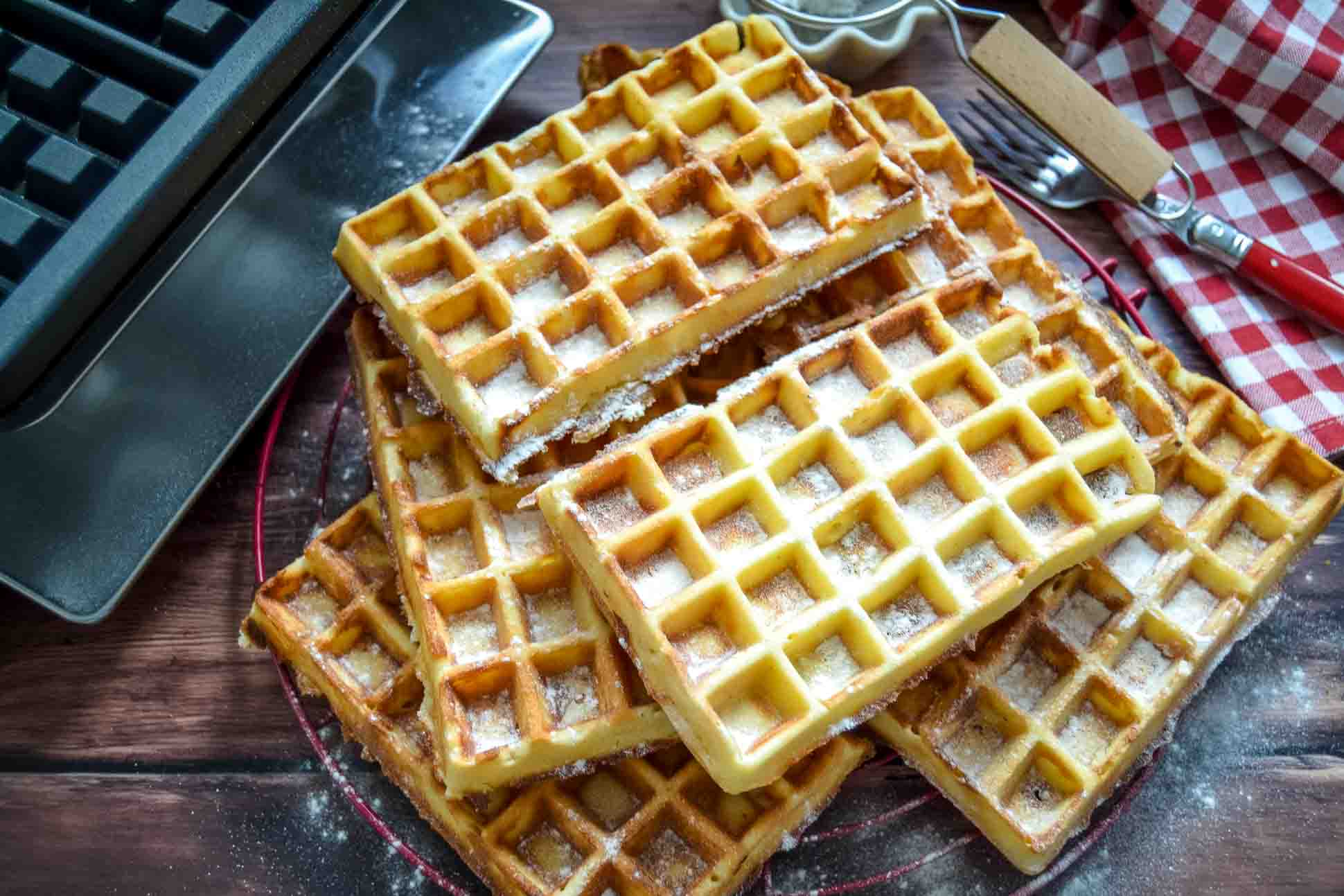 Belgische Waffeln Rezept mit Puderzucker