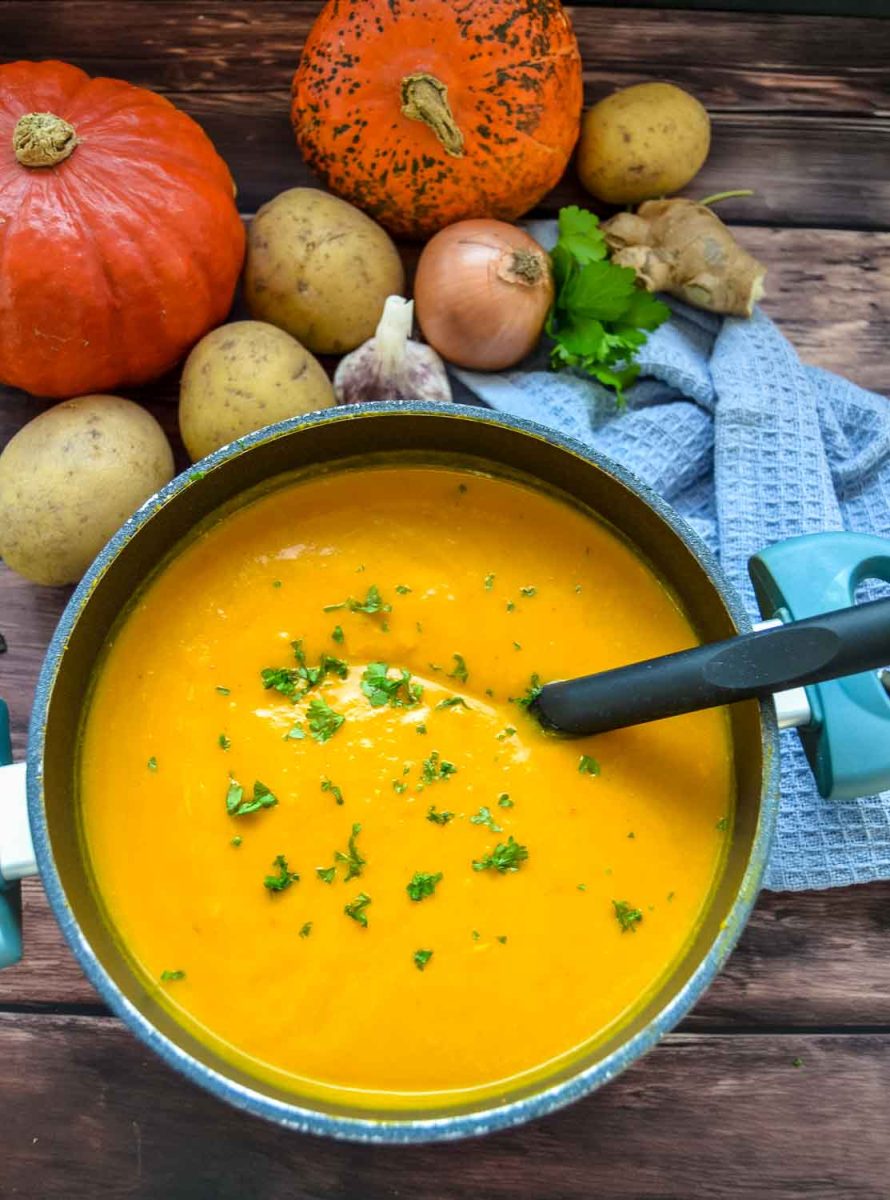 Kürbissuppe mit Kokosmilch, Hokkaido und Ingwer