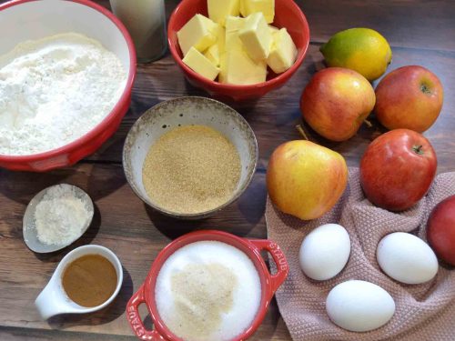 Zutaten Zimtkuchen Rezept, Mehl, Zimt, Zucker, Butter, Äpfel, Eier