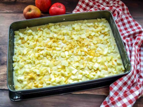 Rührteig mit Apfelstückchen