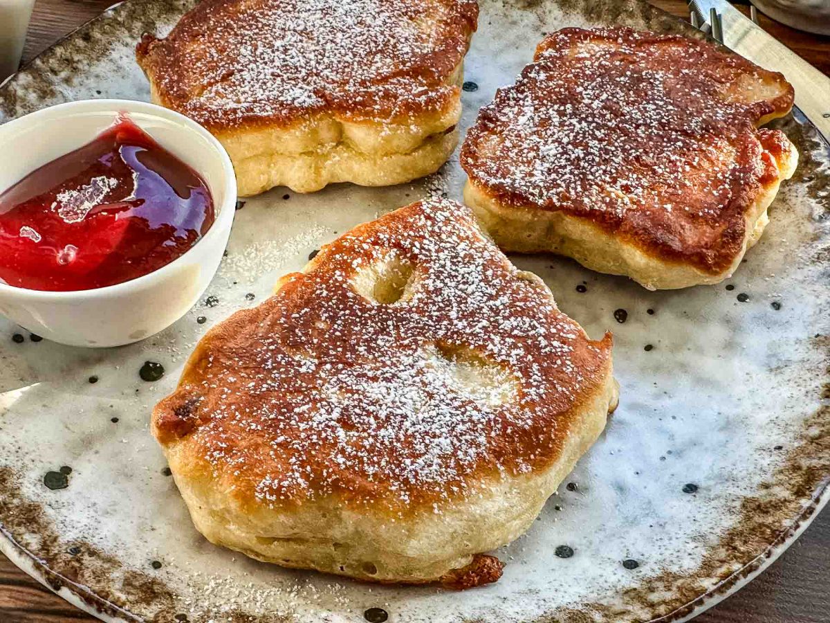 fluffige Struwen mit Rosinen