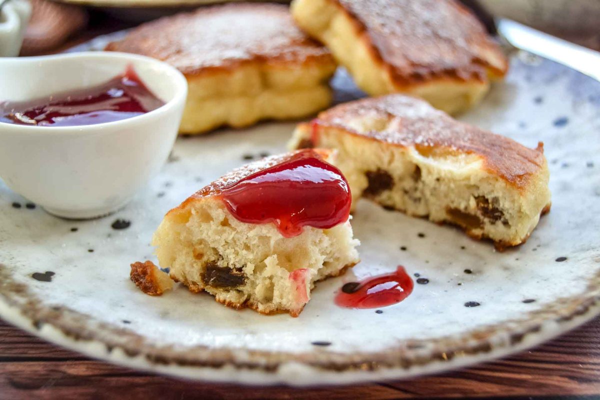 fluffige westfälische Struwen mit Himbeersauce