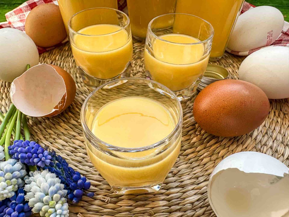 Omas cremigen Eierlikör selber machen