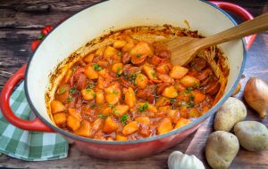 Ungarisches Kartoffelgulasch Rezept mit Kolbacz