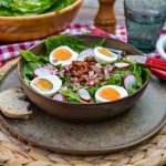 Omas Löwenzahnsalat Rezept mit Ei und Speck