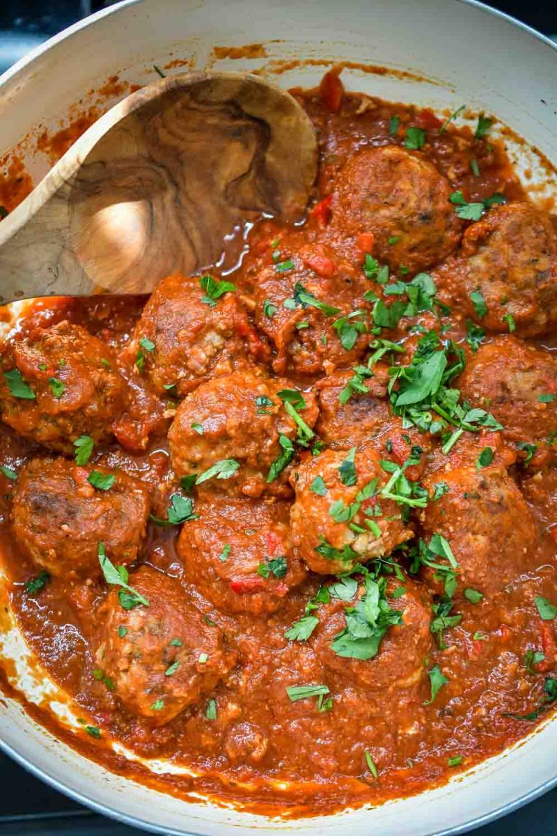 spanische albondigas in Tomatensauce