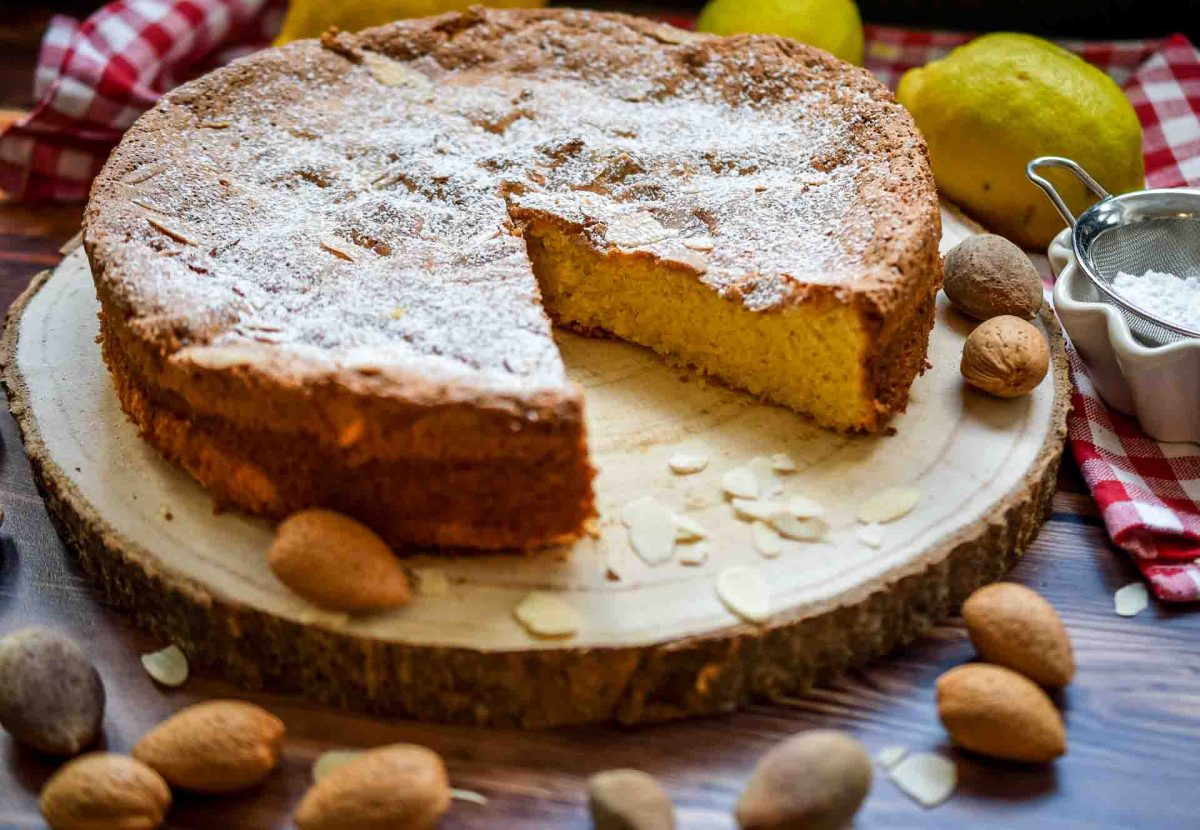 Mandelkuchen Rezept ohne Mehl und Butter.