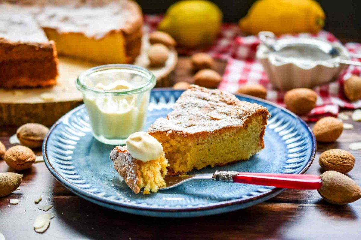 Mandelkuchen Rezept ohne Mehl und Butter.