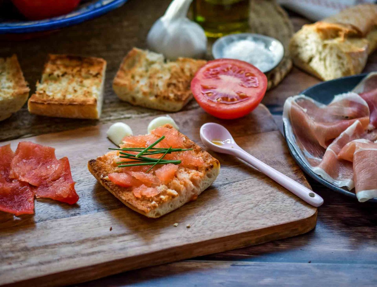 Pan con Tomate Brot mit Tomate, Knoblauch und Olivenöl