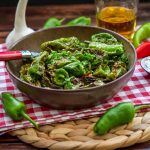 Pimientos de Padron Rezept spanische Bratparika mit Knoblauch und Olivenöl
