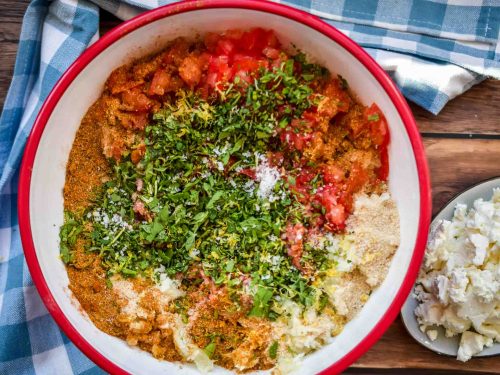 Rinder Hackfleisch mit Kräutern, Ei, Zwiebel,